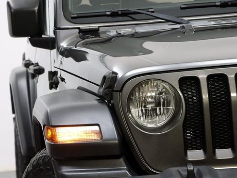 Used 2018 Jeep Wrangler Unlimited Sport image 4