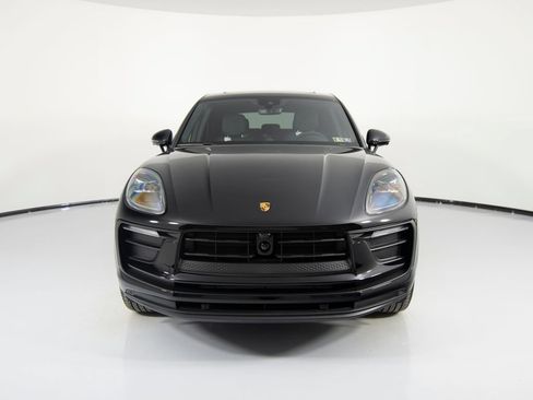 Certified 2026 Porsche Macan AWD/4WD image 10