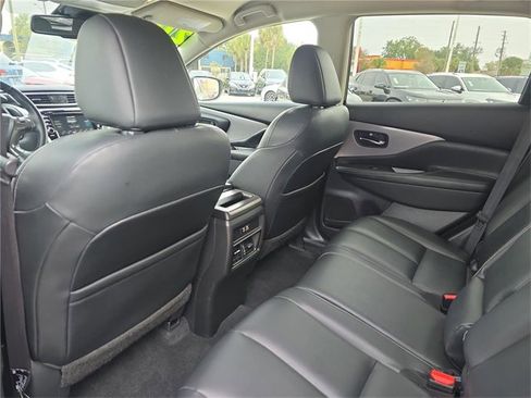 Used 2022 Nissan Murano SV image 10