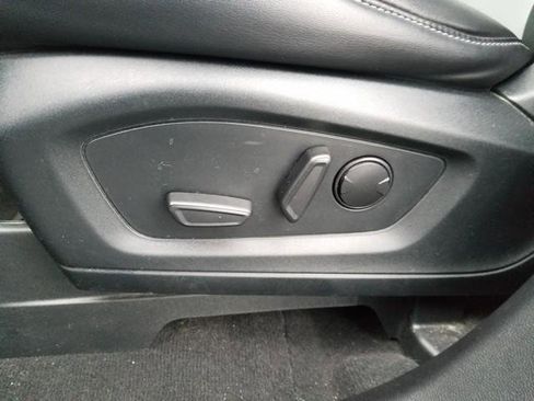 Certified 2022 Ford Explorer XLT w/ Equipment Group 202A image 15