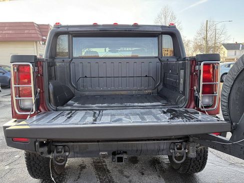 Used 2005 HUMMER H2 SUT w/ Preferred Equipment Group AWD/4WD image 6