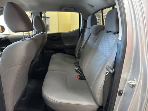 Used 2020 Toyota Tacoma SR image 8