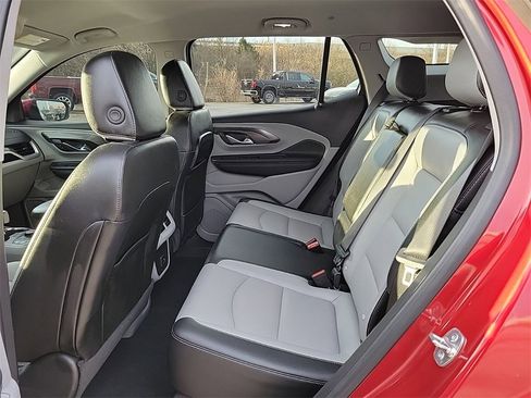 Used 2024 GMC Terrain SLT w/ Tech Package image 11