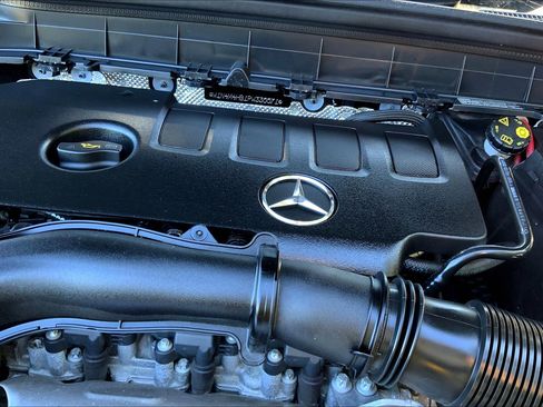 Used 2023 Mercedes-Benz GLB 250 4MATIC image 33