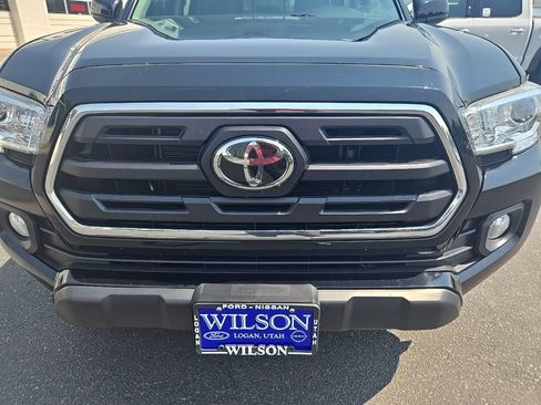 Used 2019 Toyota Tacoma SR5 AWD/4WD image 28