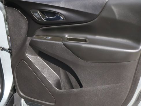 Used 2024 Chevrolet Equinox LT image 16