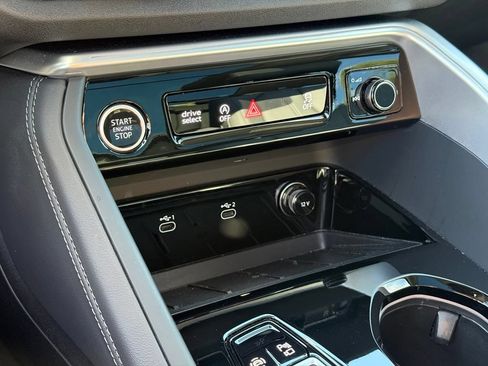 Used 2025 Audi Q5 Premium w/ Convenience Package AWD/4WD image 18
