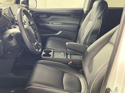Used 2025 Honda Odyssey Touring image 13