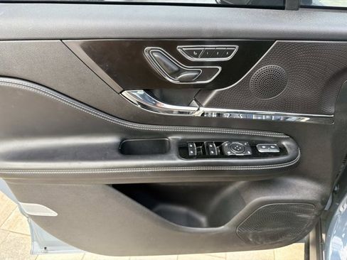 Certified 2023 Lincoln Corsair FWD w/ Equipment Group 101A image 11