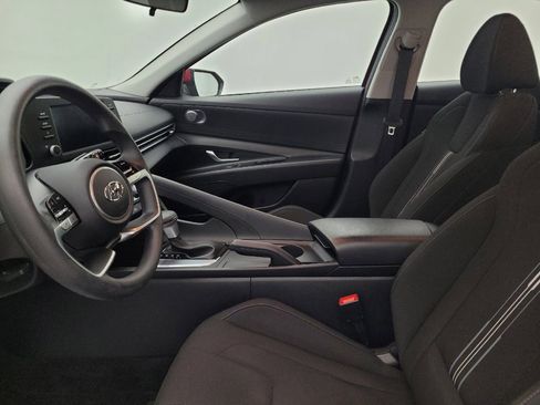 Used 2023 Hyundai Elantra SEL image 17