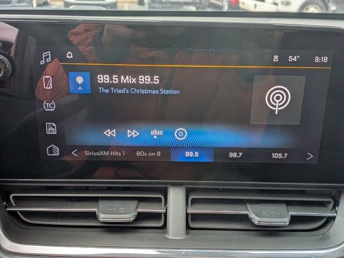 Certified 2025 Chevrolet Trax LT w/ LT Convenience Package image 27