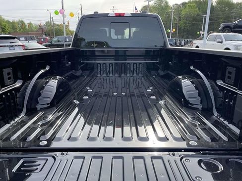 New 2026 Ford F350 4x4 Crew Cab DRW Super Duty image 9
