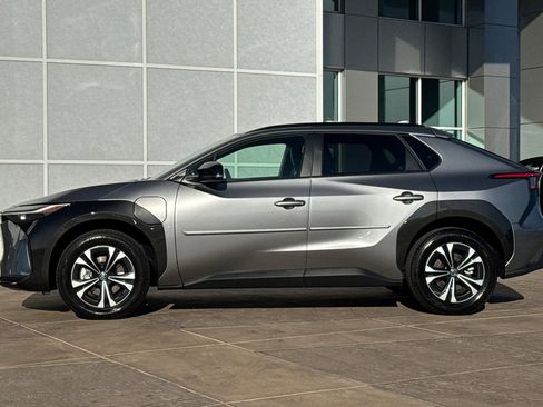 Certified 2025 Toyota bZ4X FWD image 8