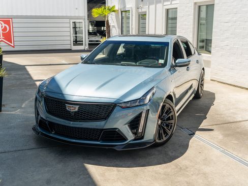 Used 2023 Cadillac CT5 V Blackwing w/ Carbon Fiber Package 2 RWD image 3