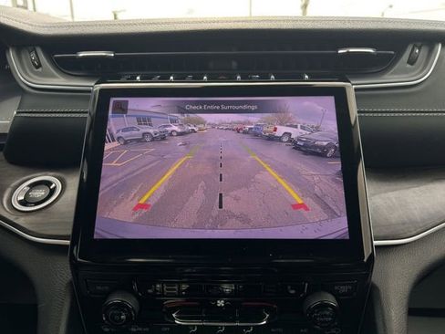 Used 2024 Jeep Grand Cherokee Limited w/ Black Appearance Package image 49