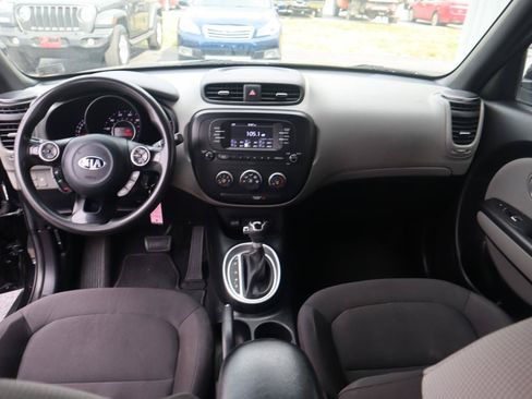 Used 2018 Kia Soul FWD image 46