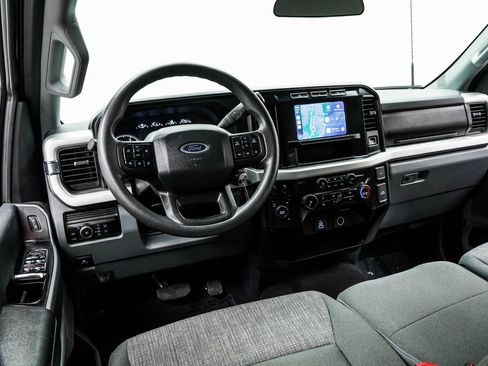 Used 2024 Ford F250 XLT image 5