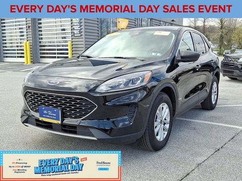 Certified 2022 Ford Escape SE w/ Cold Weather Package AWD/4WD image 4
