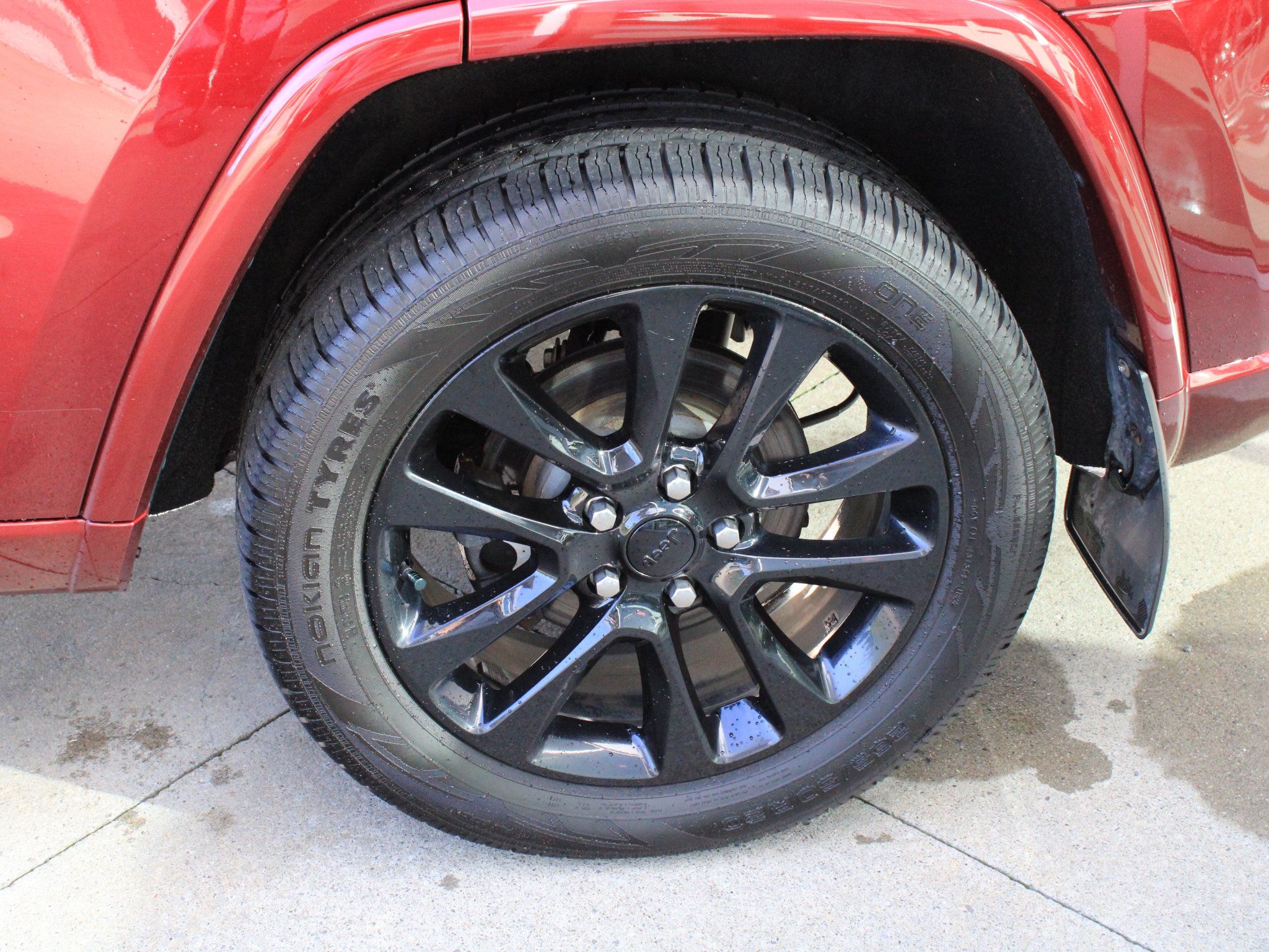 Used 2018 Jeep Grand Cherokee Altitude AWD/4WD image 39