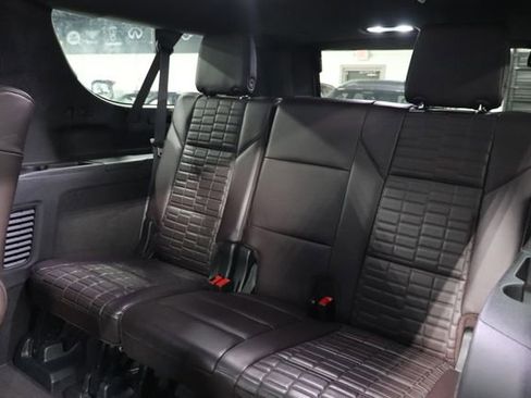Used 2023 Cadillac Escalade ESV Premium Luxury Platinum AWD/4WD image 18