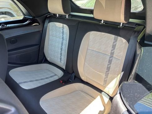 Used 2018 Volkswagen Beetle 2.0T Coast w/ Coast Lighting Package FWD image 8
