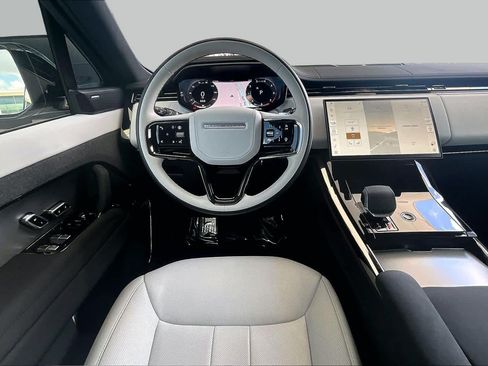 Used 2024 Land Rover Range Rover Sport SE AWD/4WD image 6