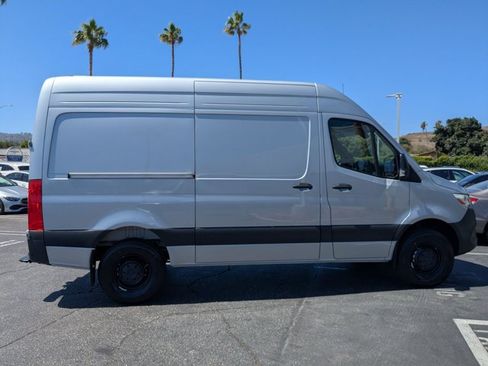 Certified 2025 Mercedes-Benz Sprinter 2500 image 4