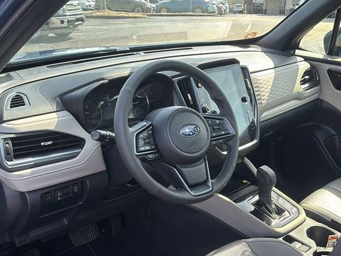 Used 2025 Subaru Forester Limited AWD/4WD image 22