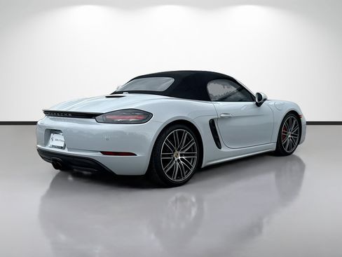 Used 2024 Porsche 718 Boxster S RWD image 3