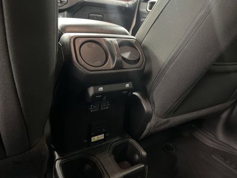 Used 2023 Jeep Wrangler Unlimited Rubicon image 16
