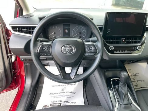 Used 2023 Toyota Corolla LE FWD image 14