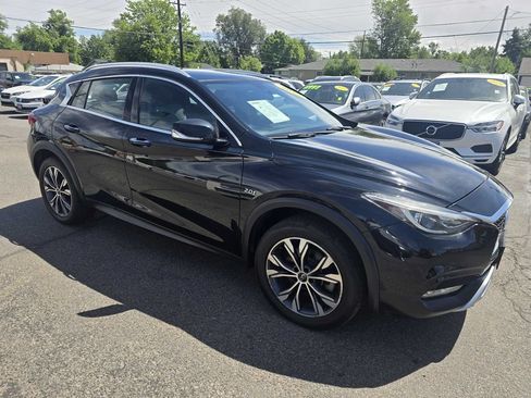 Used 2018 INFINITI QX30 Premium w/ Navigation Package AWD/4WD image 6