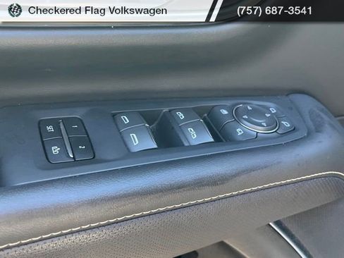 Used 2023 Chevrolet Tahoe Premier AWD/4WD image 22