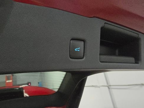 Used 2020 Ford Escape SE Sport image 22