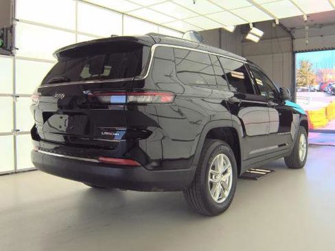 Used 2022 Jeep Grand Cherokee L Laredo w/ Luxury Tech Group I image 2