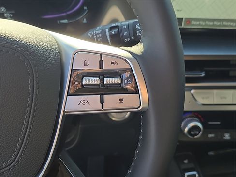 New 2025 Kia Telluride S image 36