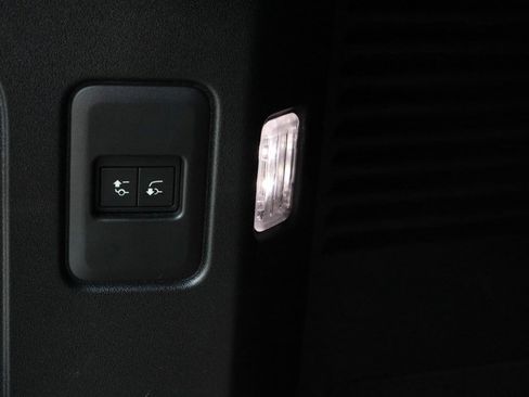 Used 2024 Land Rover Defender 130 V8 image 35