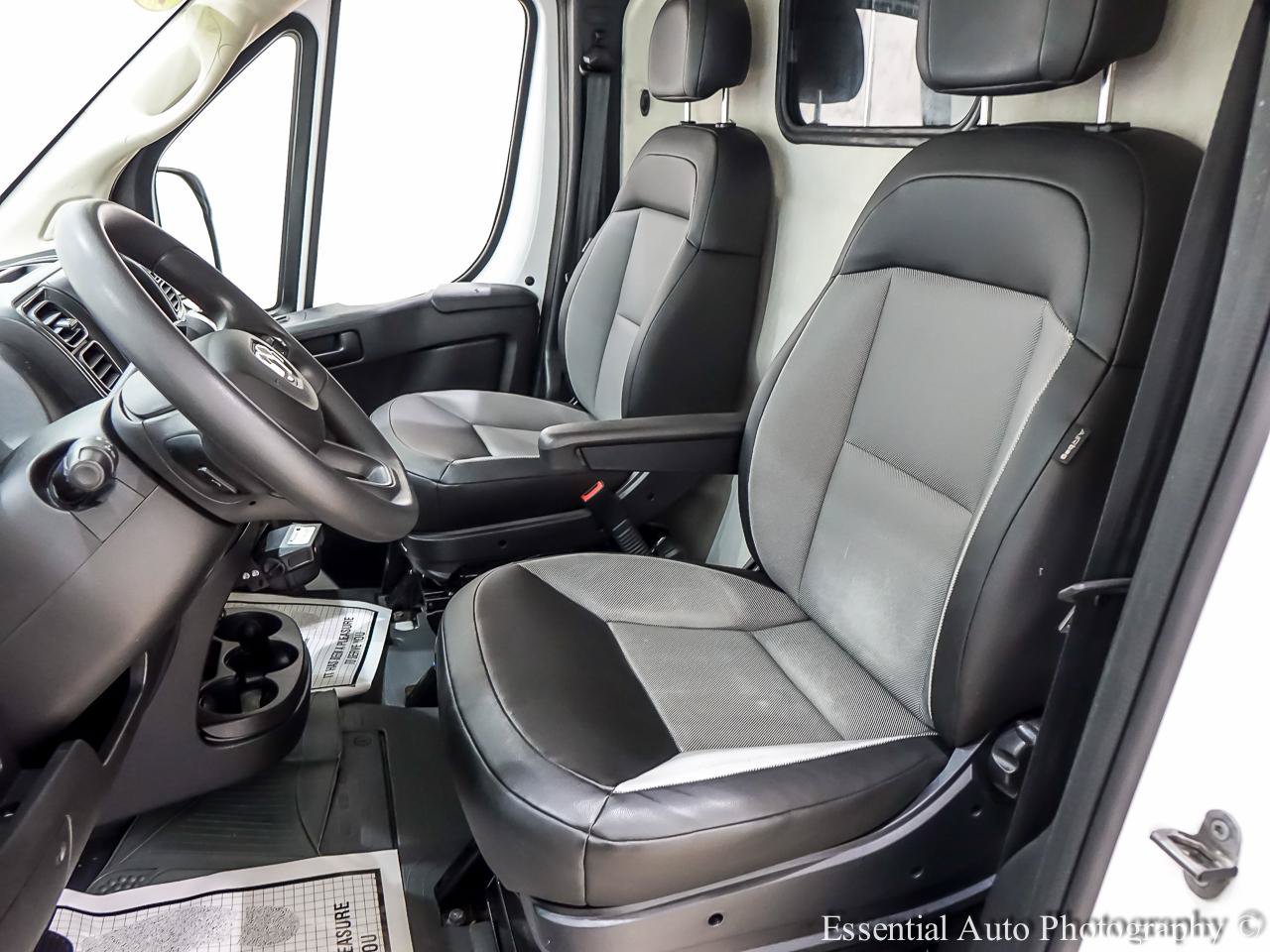 Used 2025 RAM ProMaster 2500 w/ Convenience Group FWD image 7