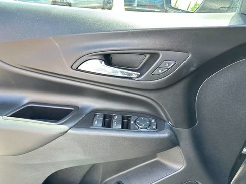 Used 2019 Chevrolet Equinox LT w/ Sun & Navigation Package FWD image 13