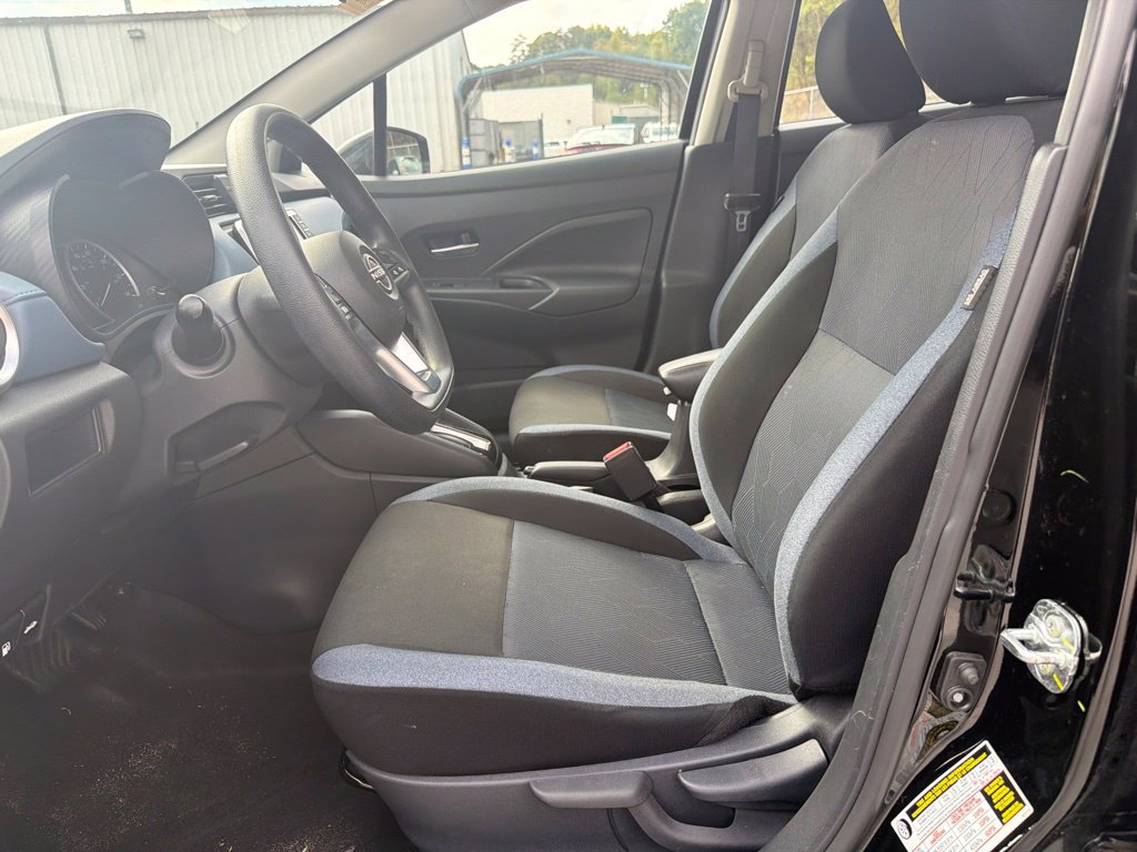 Used 2025 Nissan Versa SV FWD image 8