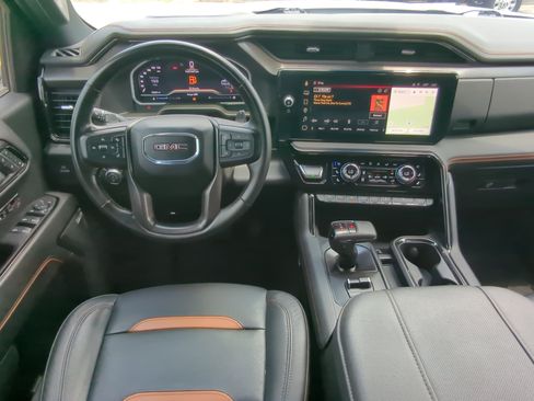 Used 2024 GMC Sierra 1500 AT4 w/ Technology Package AWD/4WD image 14