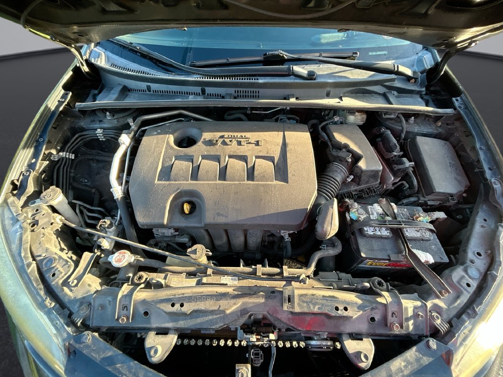 Used 2018 Toyota Corolla LE FWD image 30