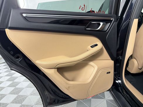 Certified 2024 Porsche Macan S AWD/4WD image 28