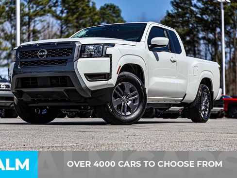 Certified 2025 Nissan Frontier SV image 3