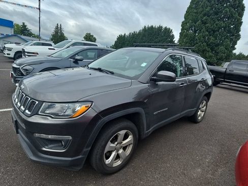 Used 2021 Jeep Compass Latitude w/ Sun and Sound Group AWD/4WD image 3