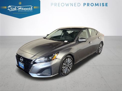 Used 2023 Nissan Altima 2.5 SV FWD image 1