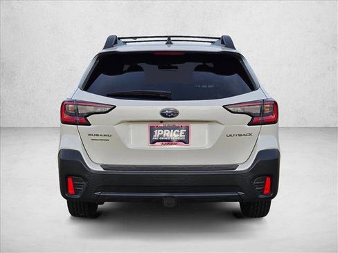 Used 2022 Subaru Outback Premium image 7