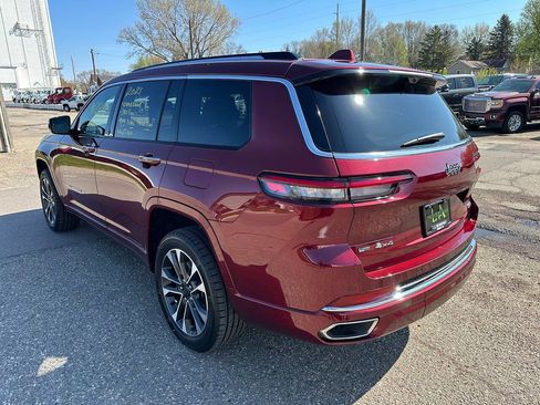 Used 2021 Jeep Grand Cherokee L Overland w/ Luxury Tech Group IV AWD/4WD image 3