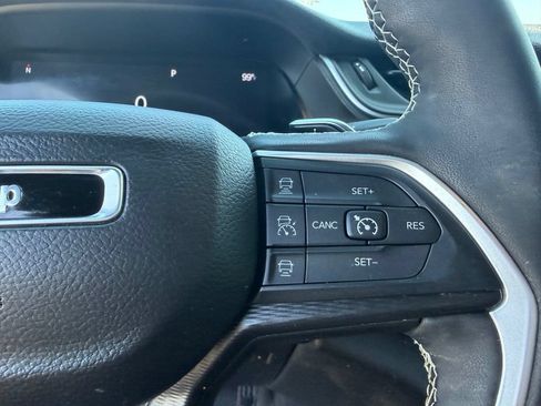 Used 2025 Jeep Grand Cherokee L Laredo RWD image 31