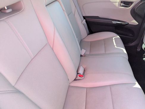 Used 2016 Toyota Avalon Limited image 13